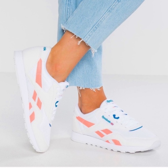 Final Sale ❤️ Reebok Classic Nylon TXT Sneaker - Picture 2 of 8